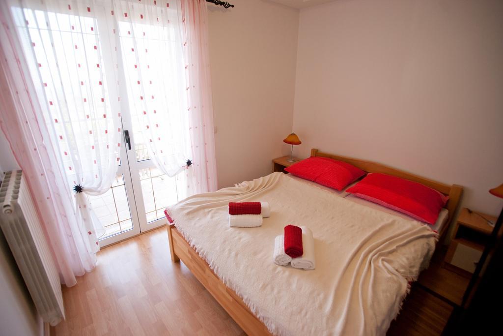 Apartments Marinic Primošten Cameră foto