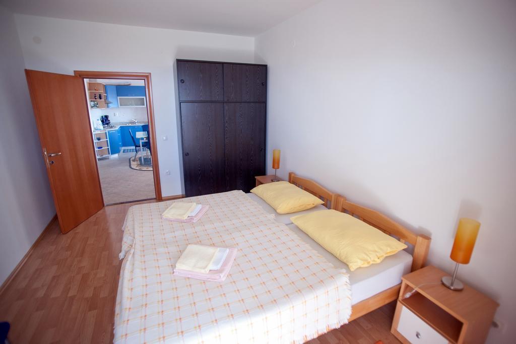 Apartments Marinic Primošten Cameră foto